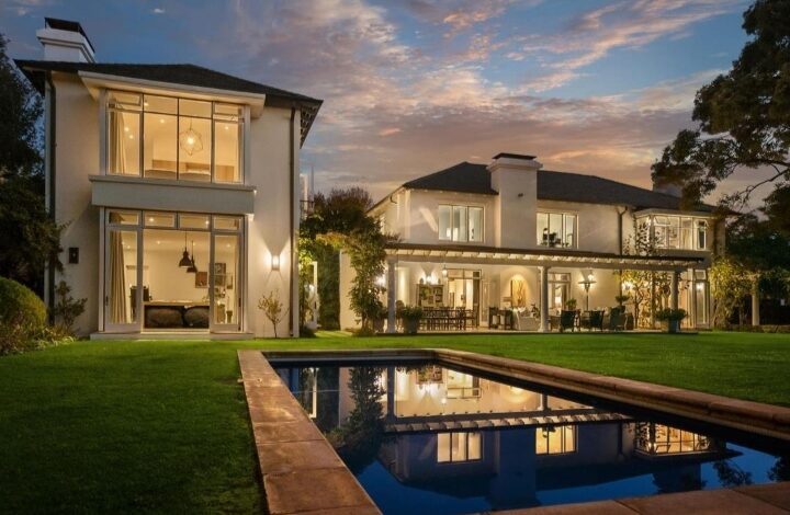 This Classic Contemporary Home In WestCliff Is Selling For R 16 995 000!