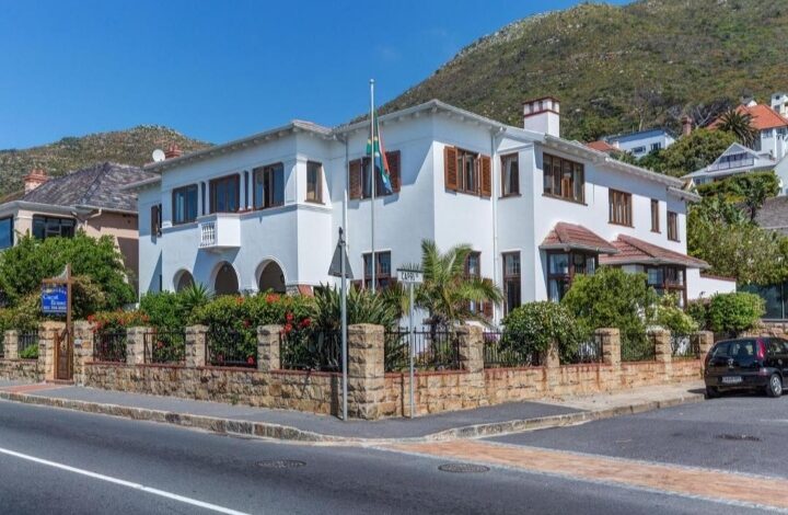 This 11 Bedroom Home Is Selling For R 18 500 000!