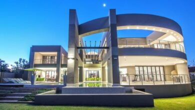 This 7 Bedroom House In Waterkloof Ridge Is Selling For R19 500 000!