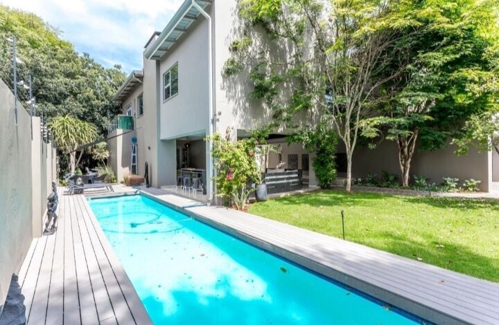 This Elegant Home In Birdhaven Is Selling For R 10 999 000!