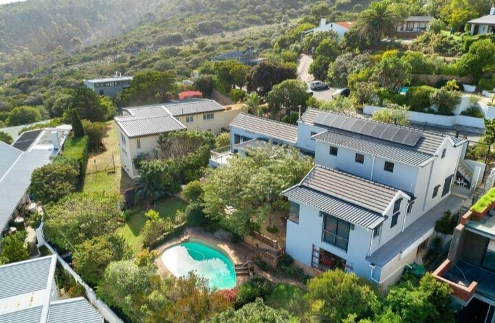 This 5 Bedroom Home Is Selling For R 14 800 000!