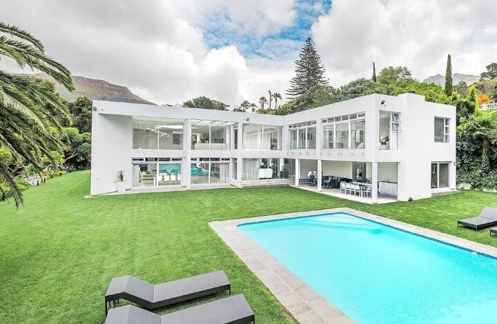 This Contemporary Masterpiece Embracing Magnificent Mountain Views Is Selling For R 30 000 000!