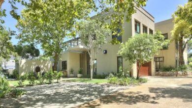 This Timeless Perfection Home With 6 Bedrooms Is Selling For R17 950 000!