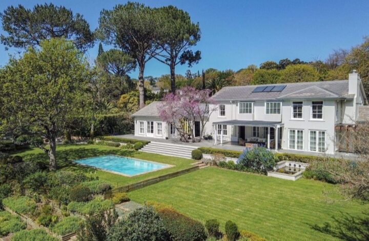 This Beautiful Georgian Residence Is Selling For R 39 000 000!