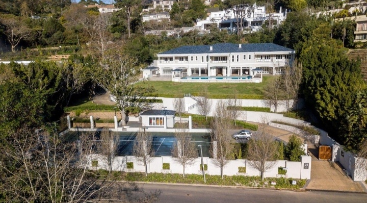 This Magnificent Property In Bishopscourt Is Selling For R56 000 000!