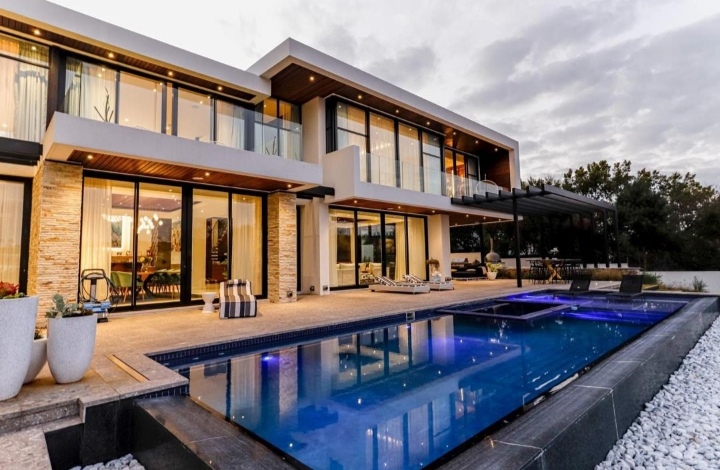 his 5 Bedroom House In Dainfern Golf Estate Is Selling For R 38 000 000!