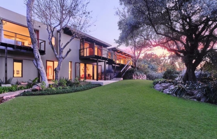 This Contemporary Home Living In The Treetops Is Selling For R 10 800 000!