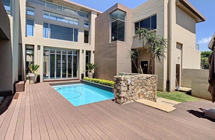 This Modern Architectural Designed Home In Silver Lakes Is Selling For R13 400 000!