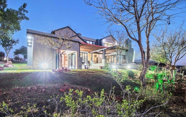 This Enthralling Bushveld Retreat Is Selling For R15 900 000!