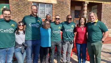 SA Rugby Legends Teams Up With SA Harvest To Tackle Winter Chill