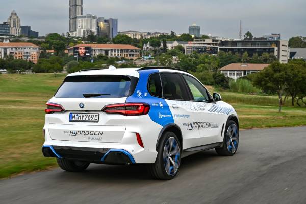 AngloPlat, BMW And Sasol Announce Pilot Of A Fleet Of BMW IX5 Hydrogen